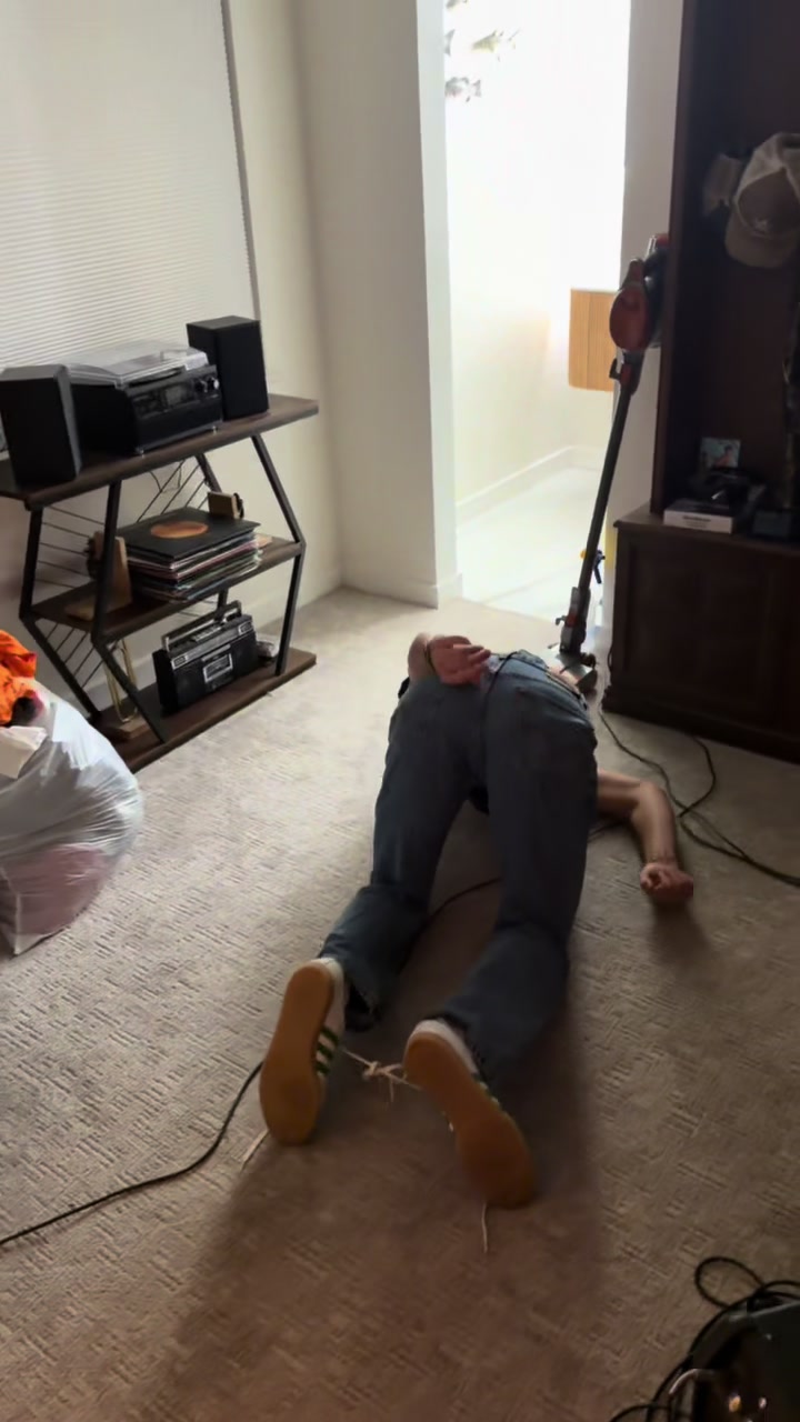 @LT
