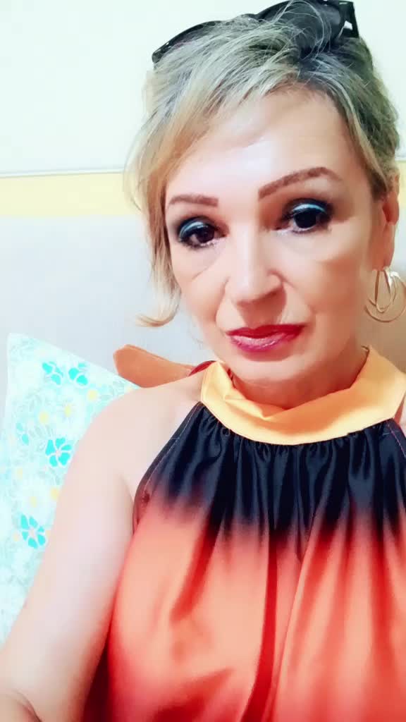 @GIULLIA FATA DE LA IA IASI