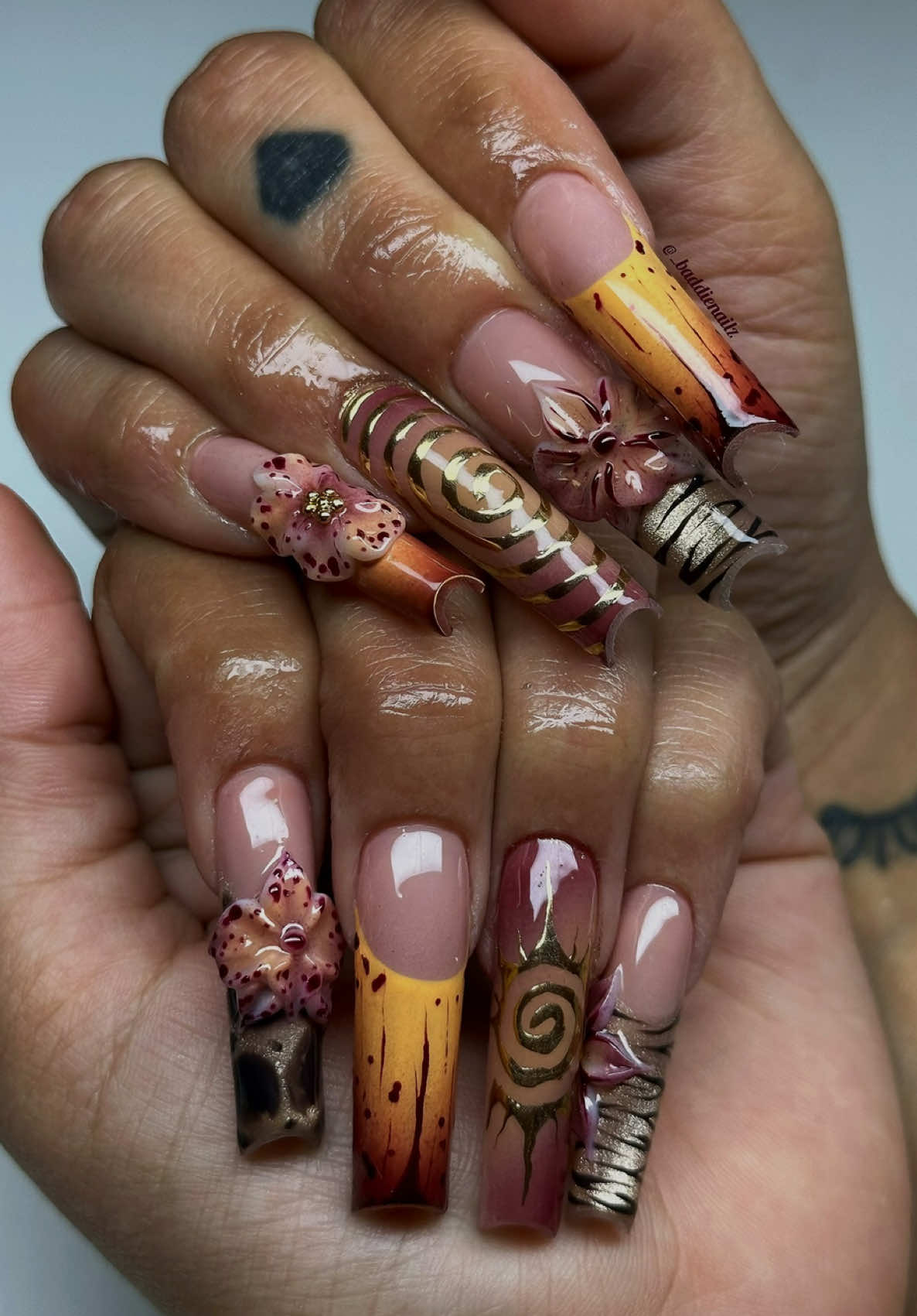 @_baddienailz_