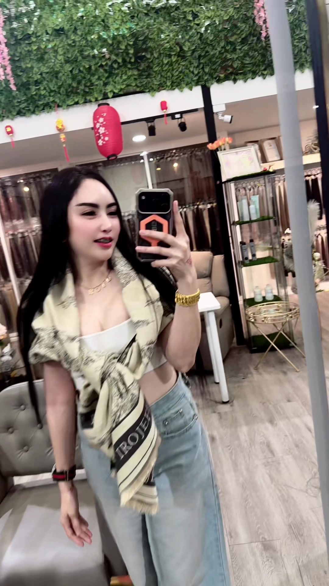 @จุไรพร ศรีนิล