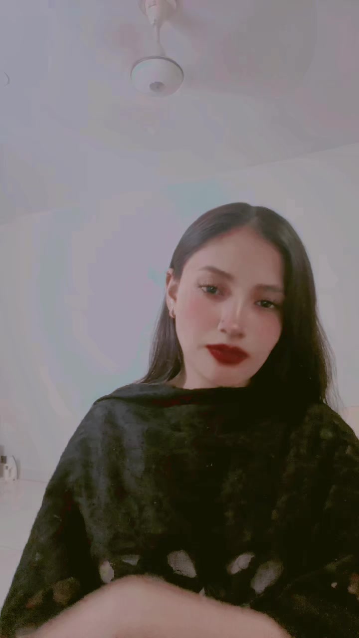 @Angel Queen 👑 is back 🤨