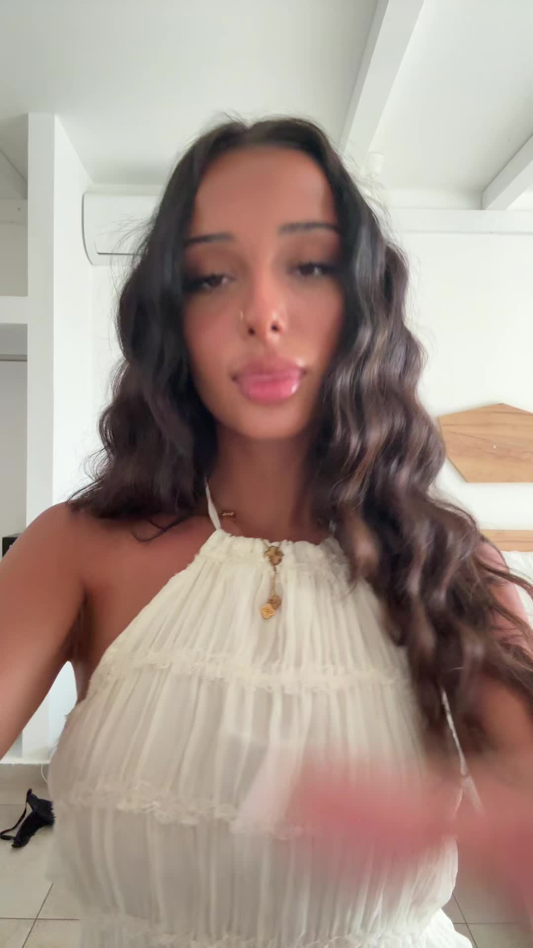 @elissa