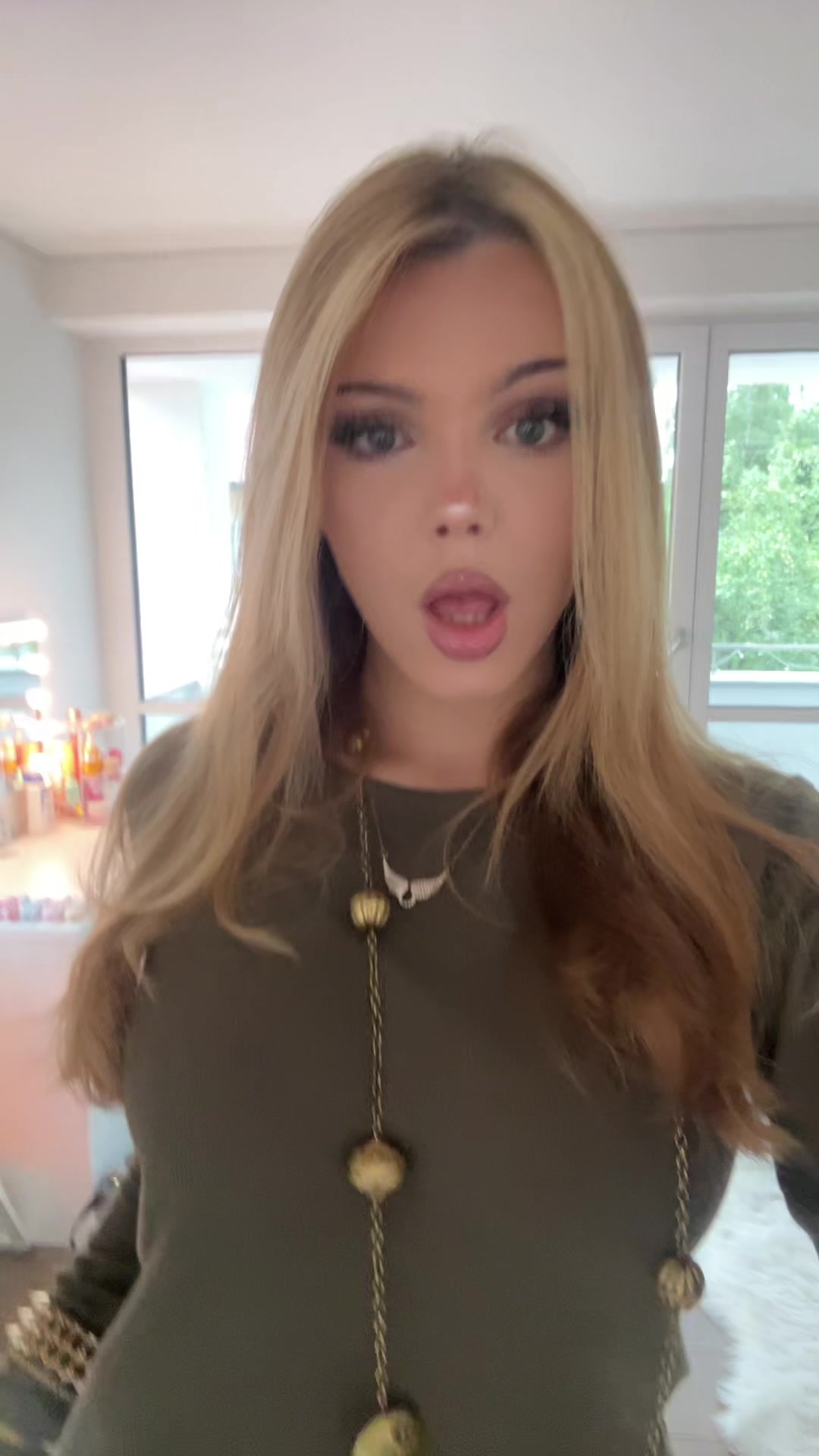 @Ella