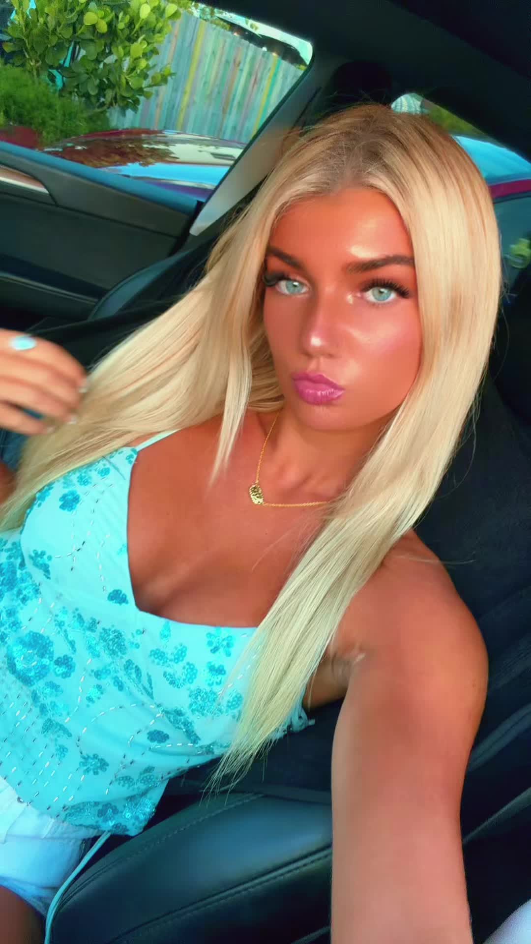 @Ella