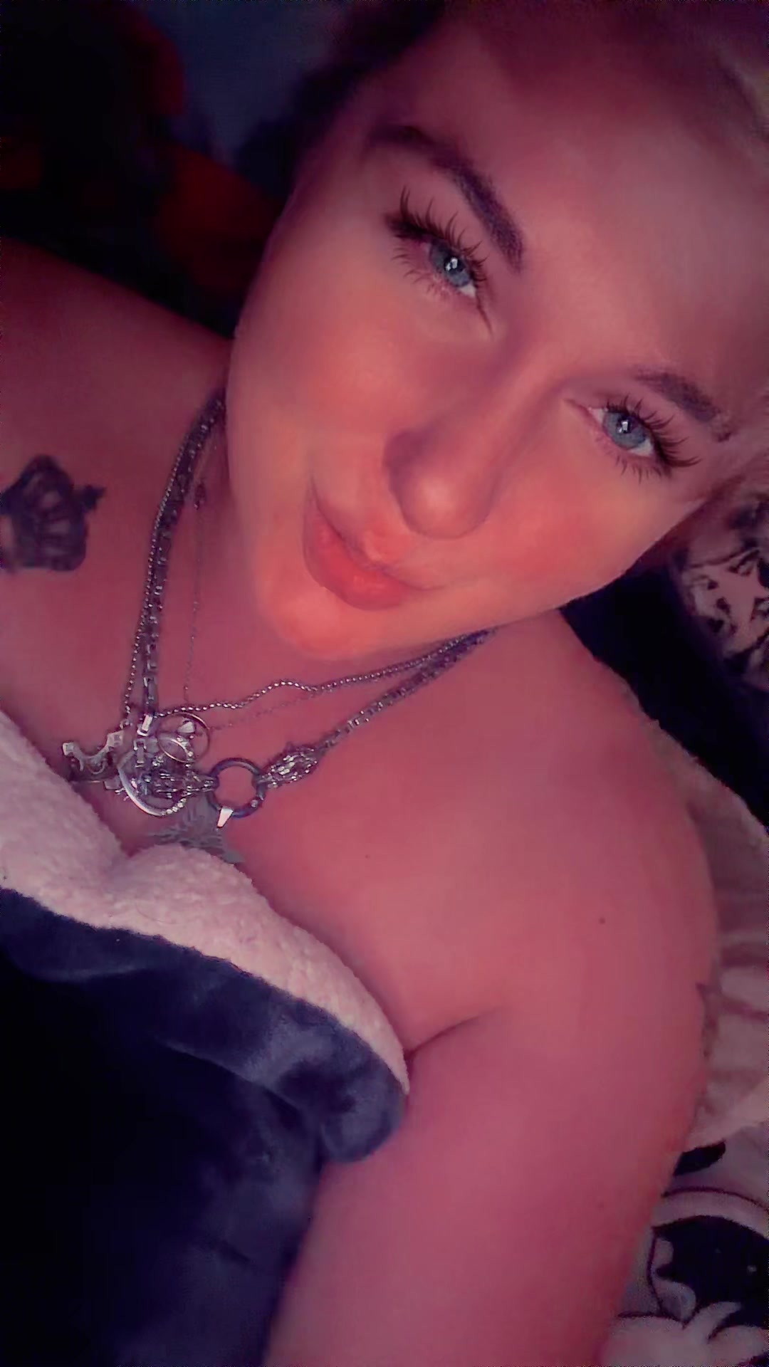 @Carmen♥️😈~FoxiUndCarmen4live~