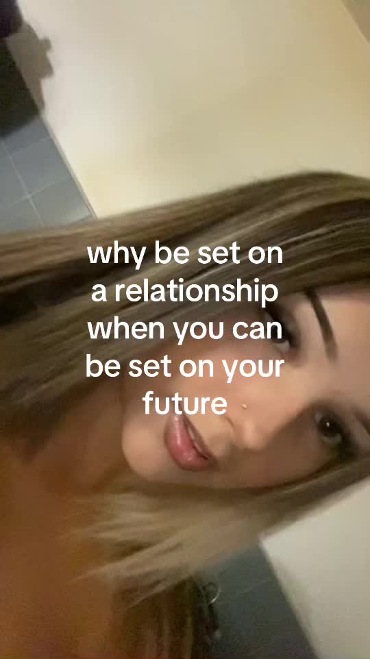 @👤