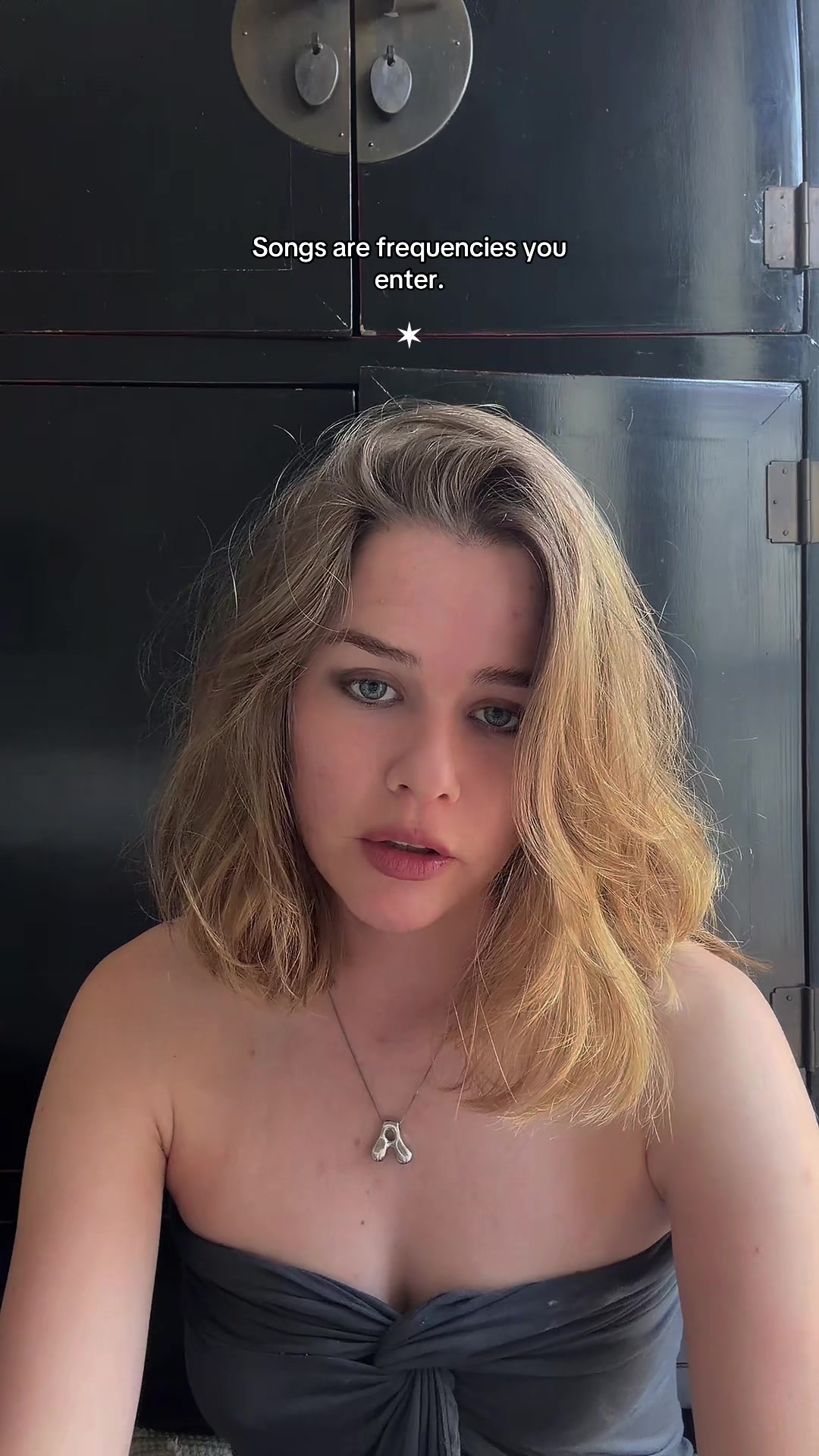 @ANNA8ELLE