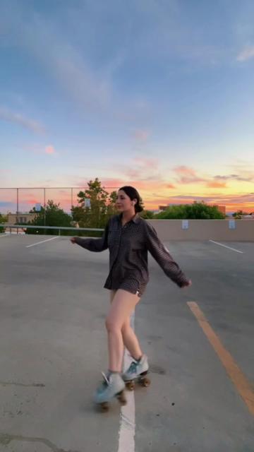 @Jada - Roller Dance Burlesque