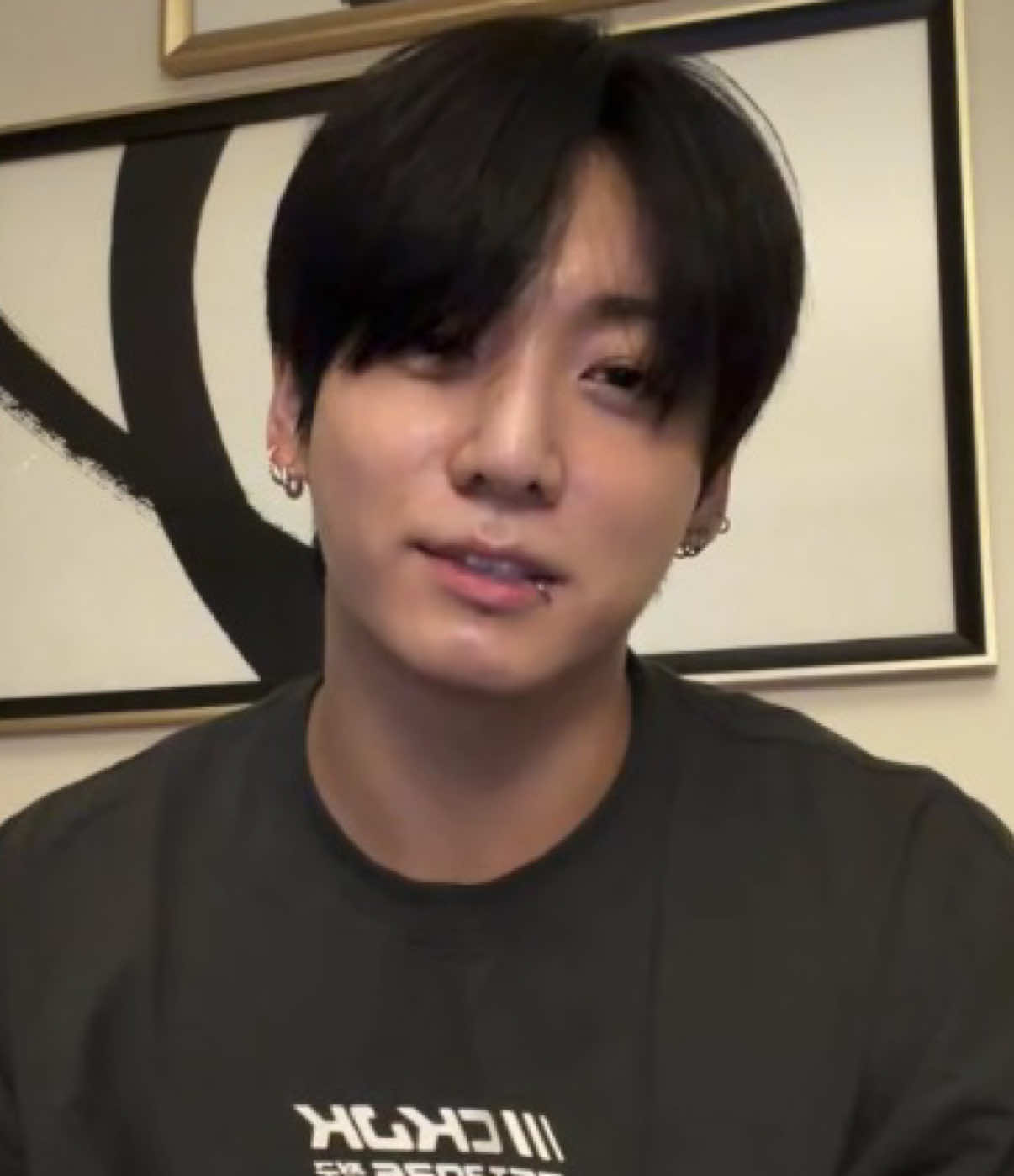 @⁷⟭⟬BTSVT𖧷&sup1;&sup3;