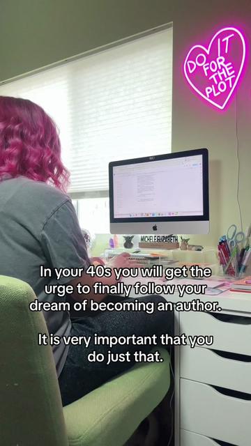@Author Michele Elizabeth ๐๐