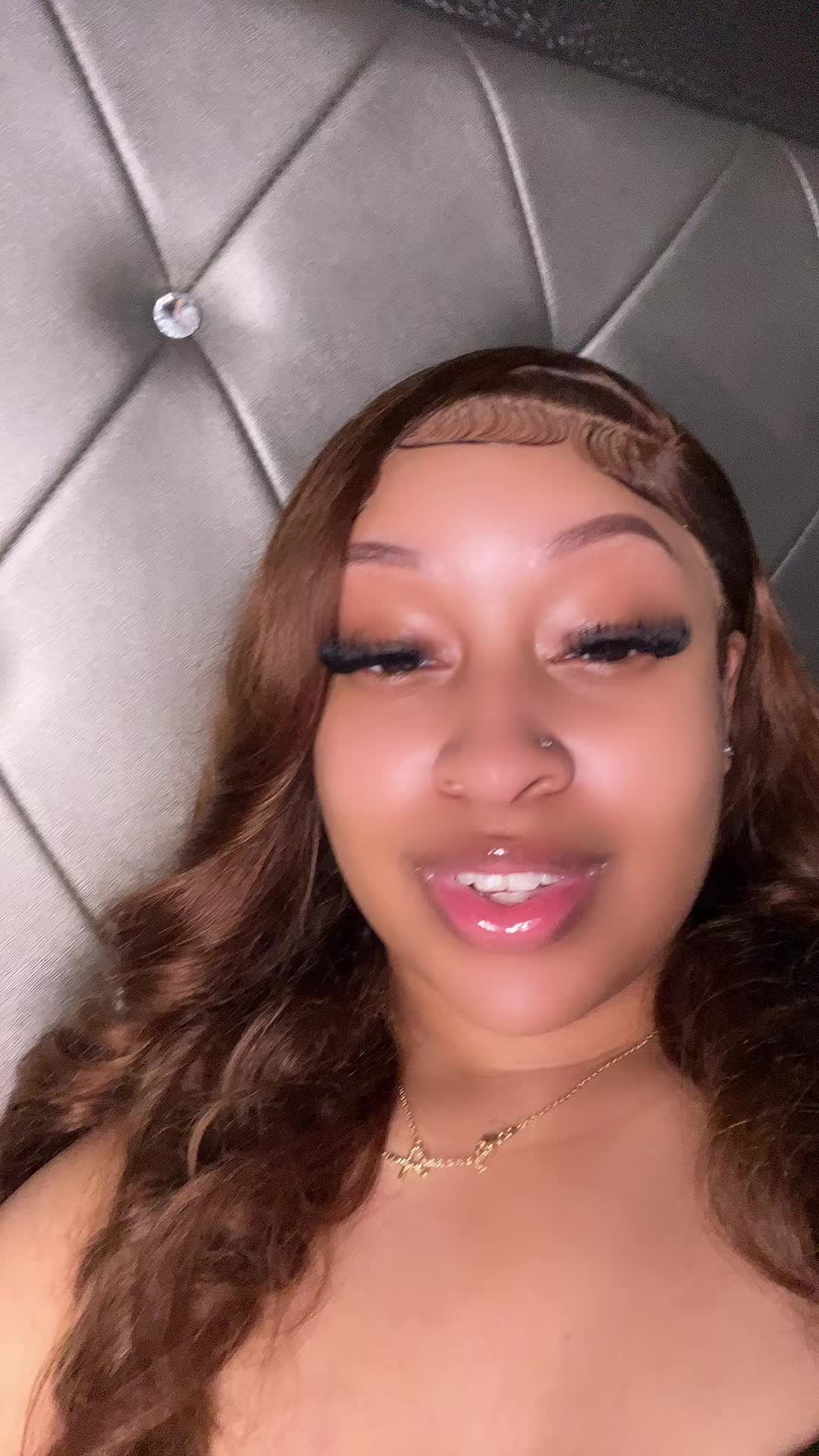 @itsangelaurelia