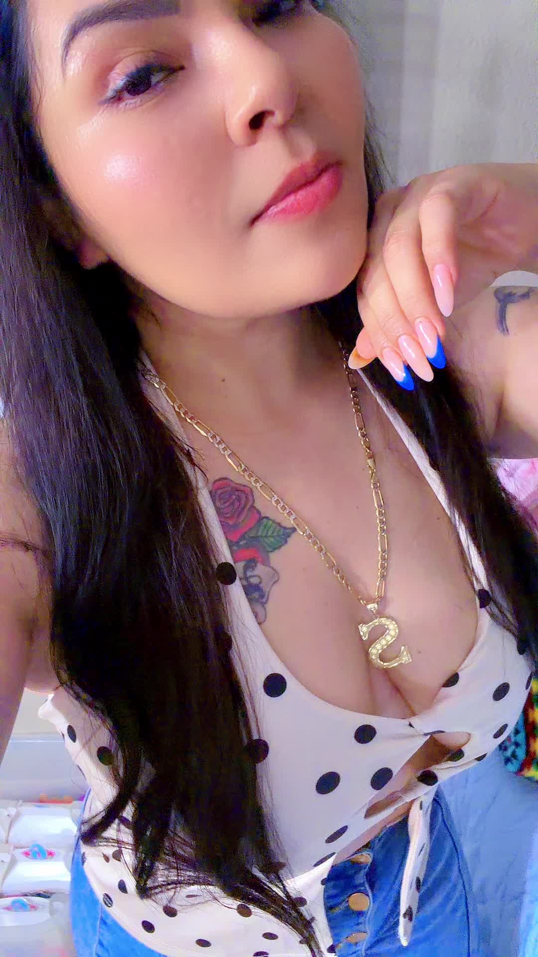 @Cendy la guachita
