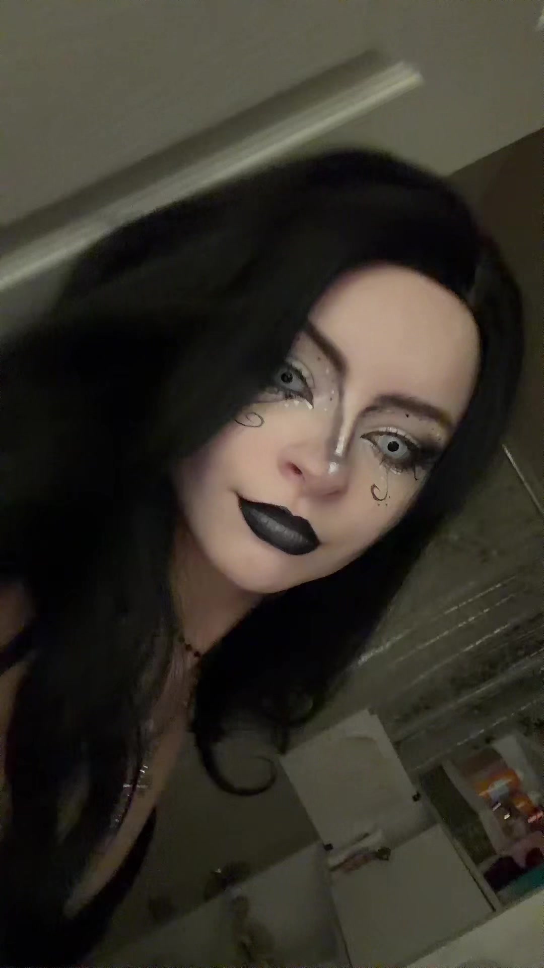 @𝑀𝑜𝑜𝑛 ❀