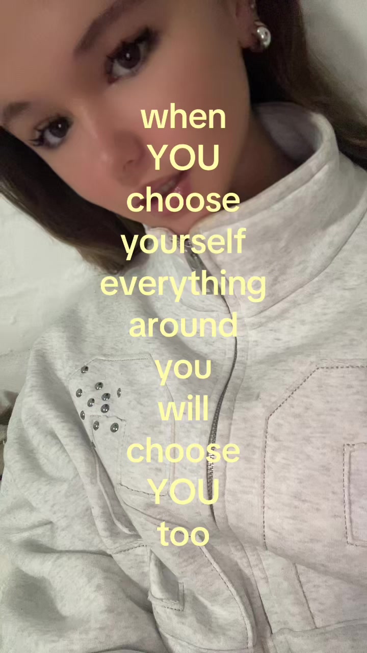 @𝒁𝒐𝒆 𝑴𝒂𝒍𝒂𝒏