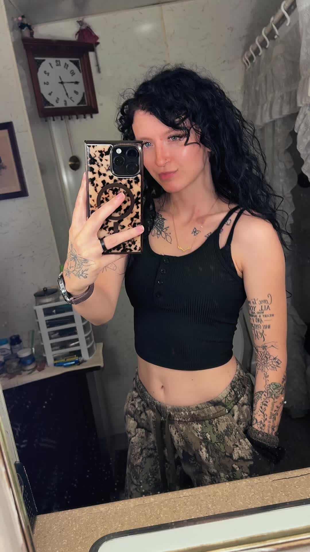 @🎱♠️𝓟𝓻𝓮𝓽𝓽𝔂🦋𝓛𝓪𝓭𝔂♠️🎱