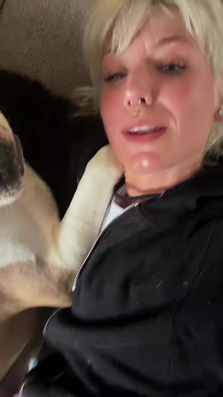 @Angiee🖤