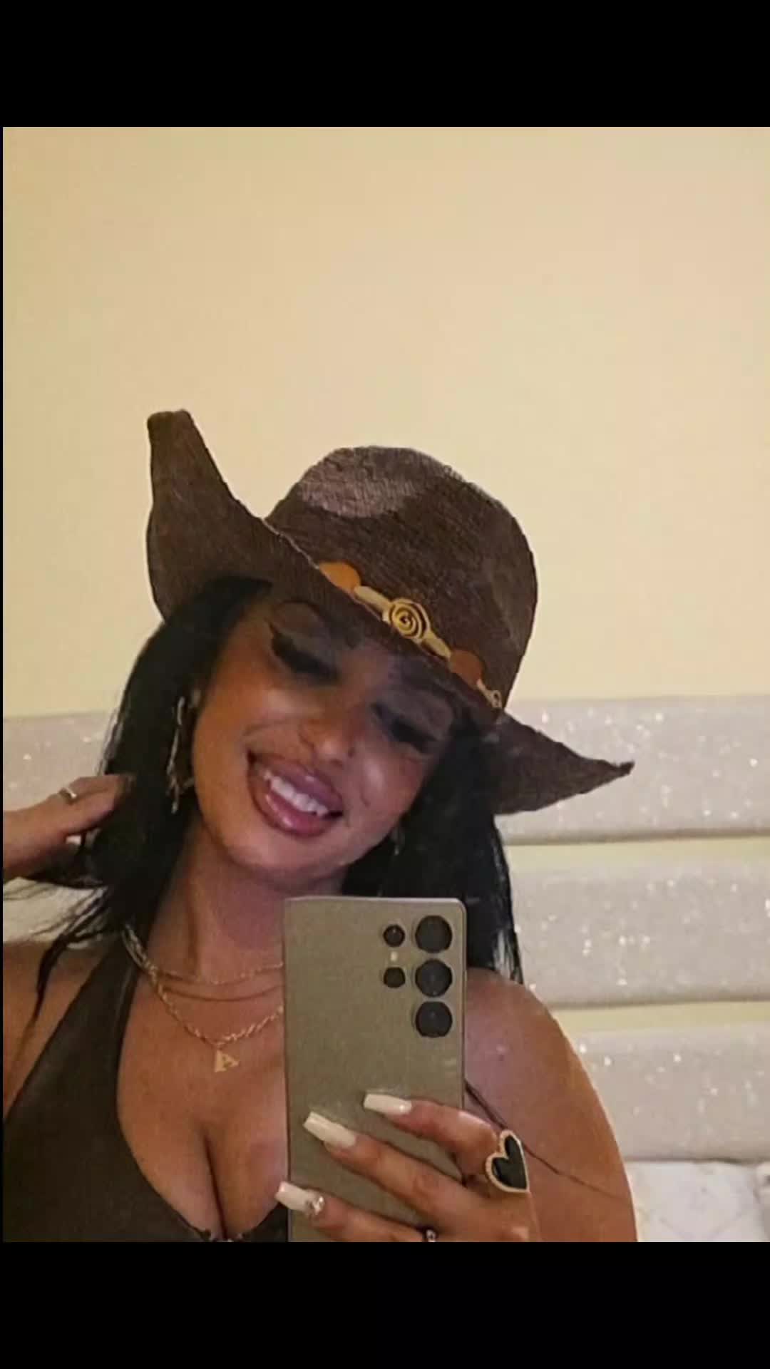 @kaylanne