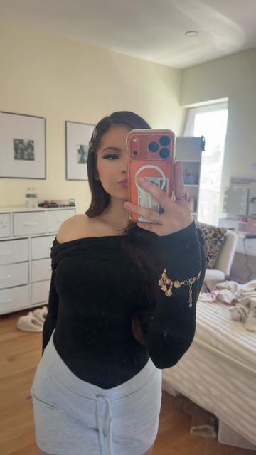 @👸