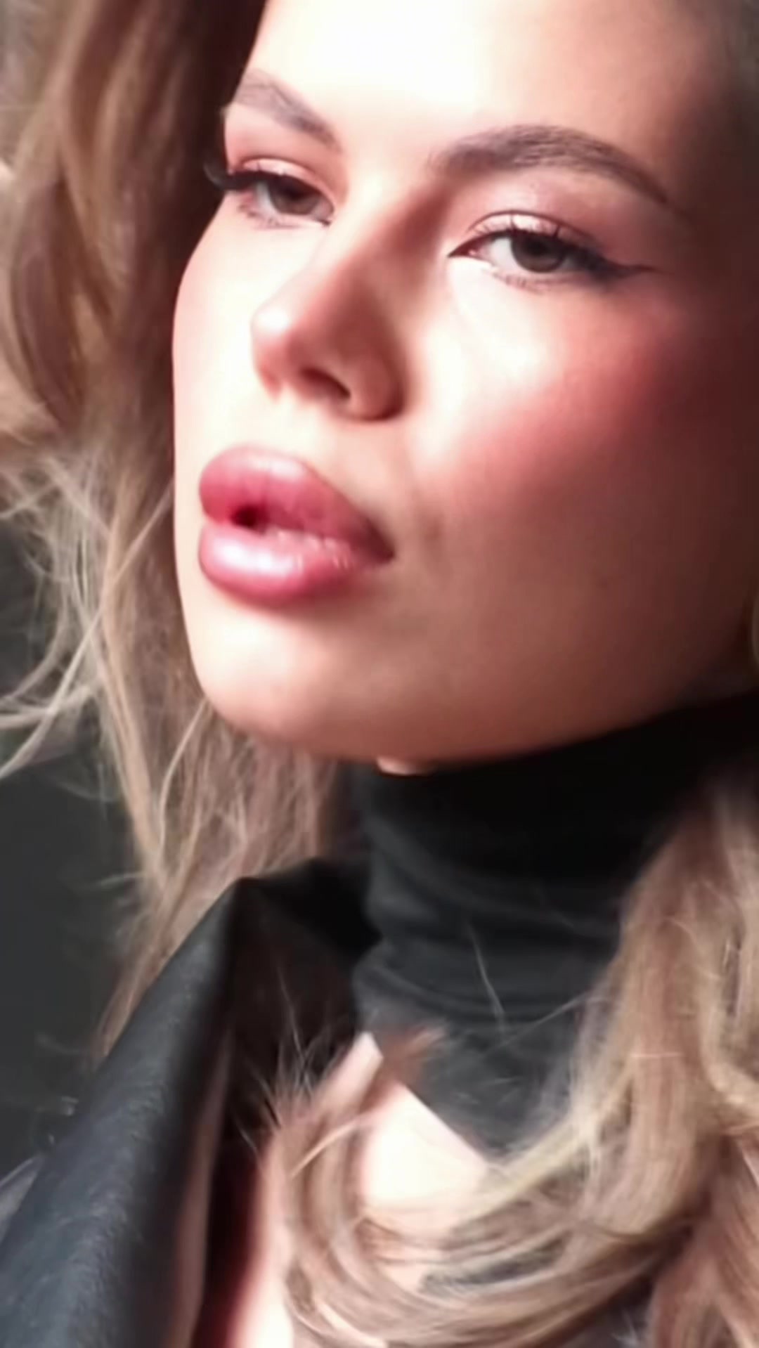 @анюта🩶