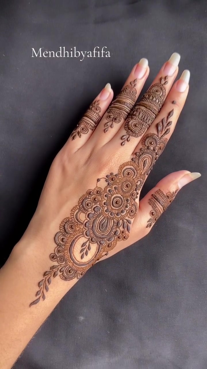 @Afifa_henna