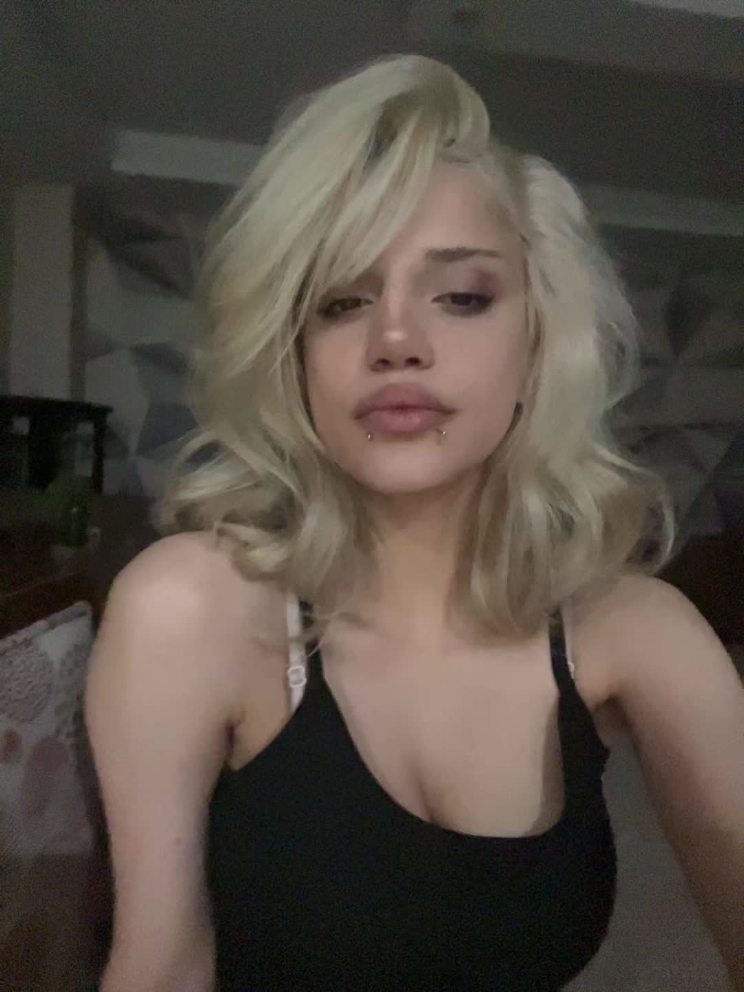 @cora.linn
