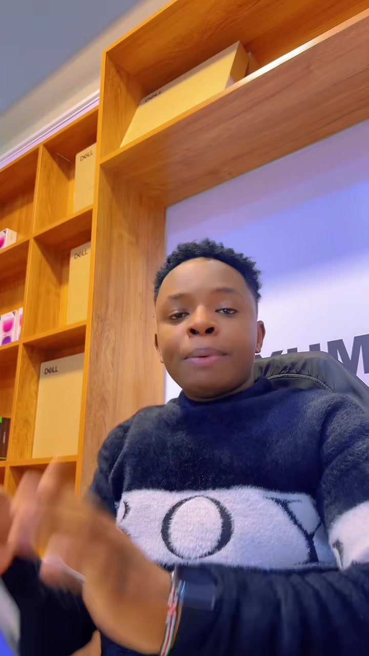 @Levoh👑 &trade;