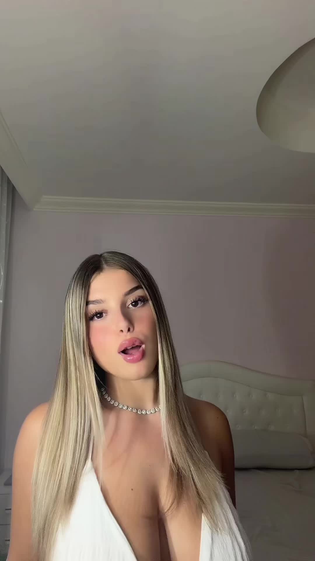 @𝟷𝟿