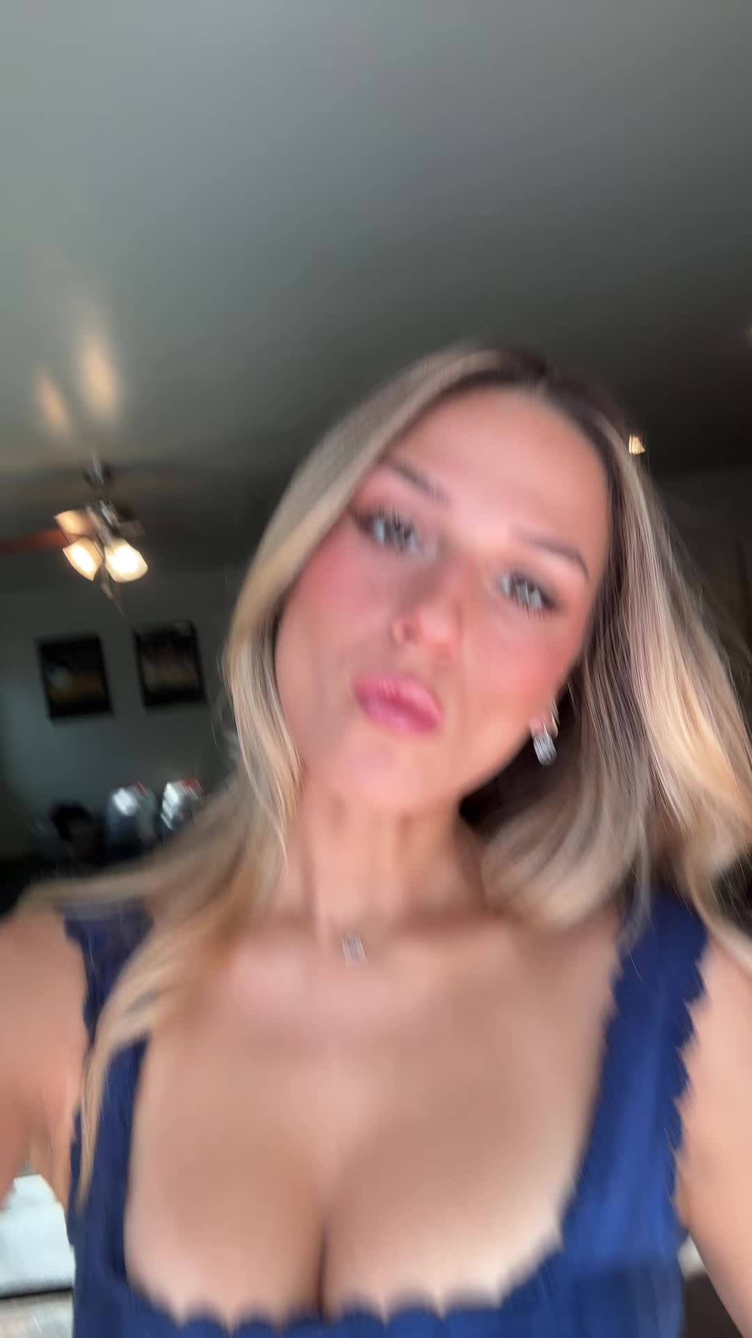 @chloniss