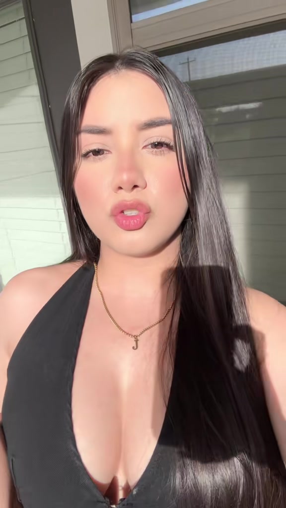 @Julie🦋