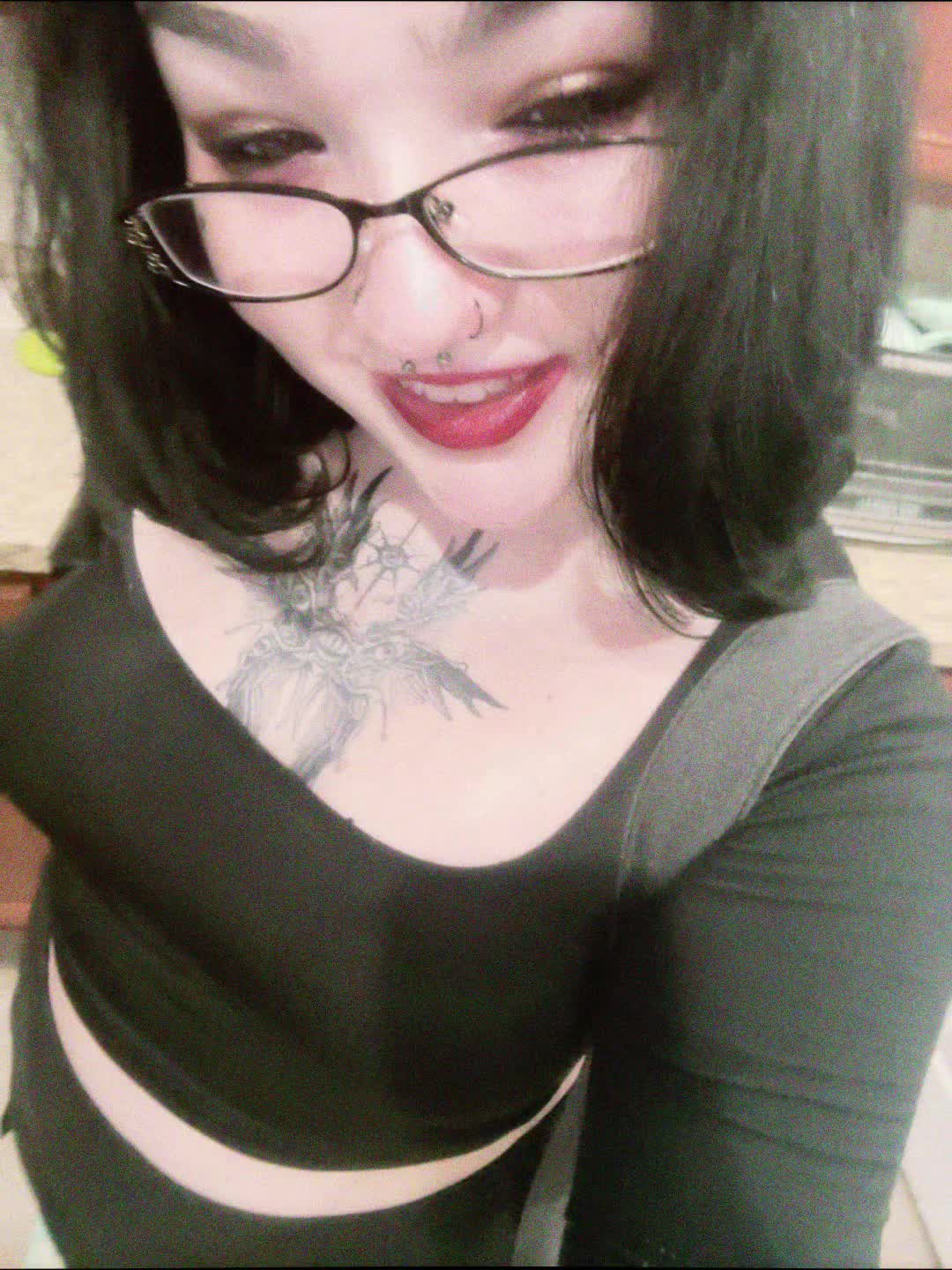 @😸