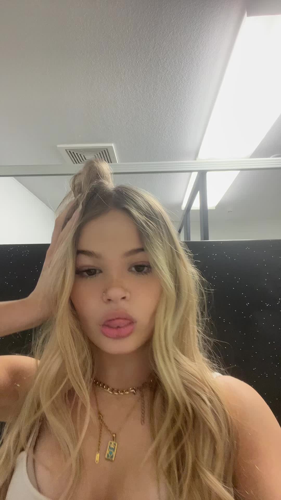 @💋