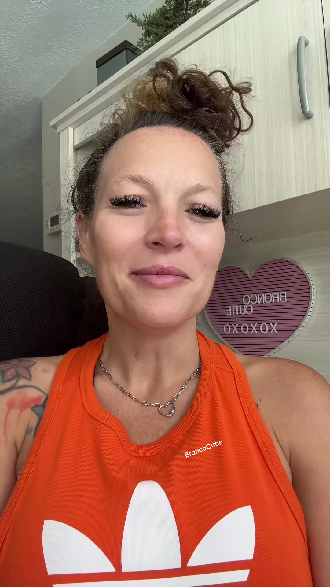 @Broncocutie