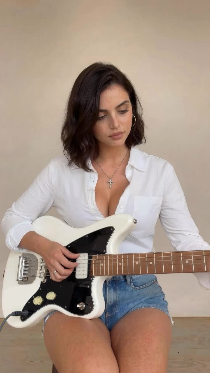 @ashleyguitaroff