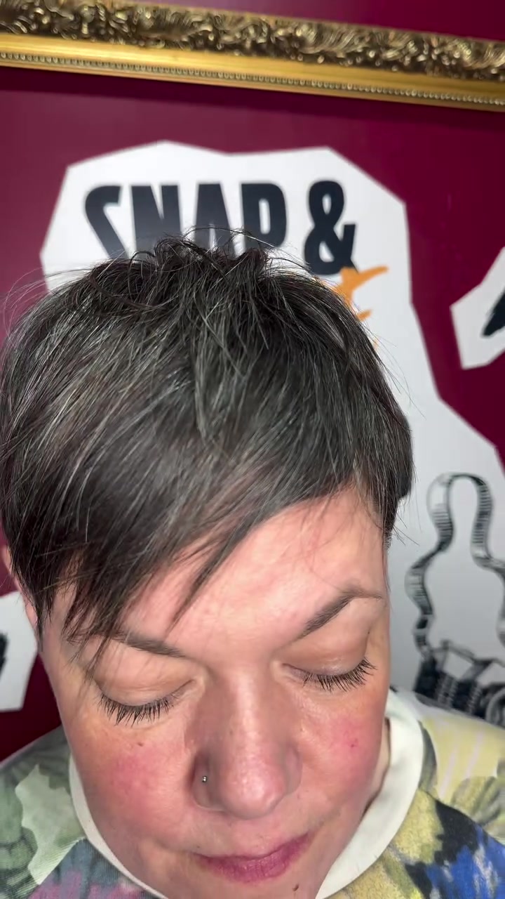 @Short Hair Cutting Specialist