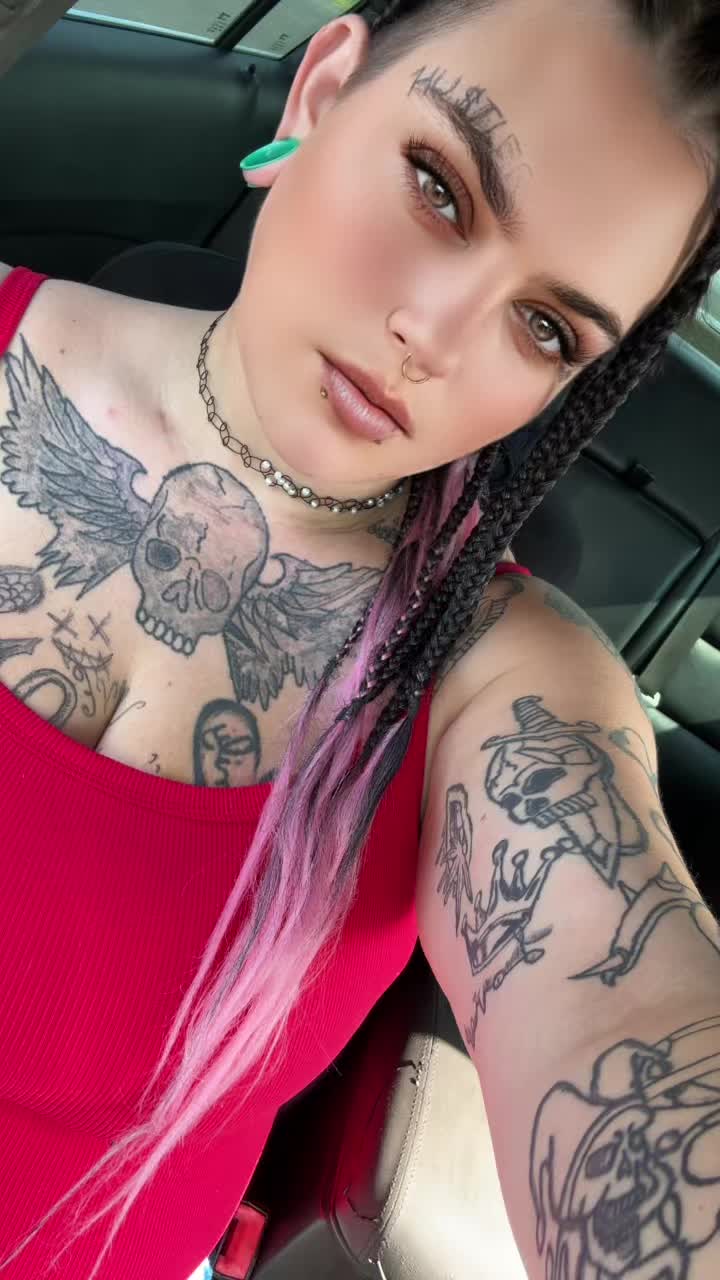 @GOTHICMOMMY666