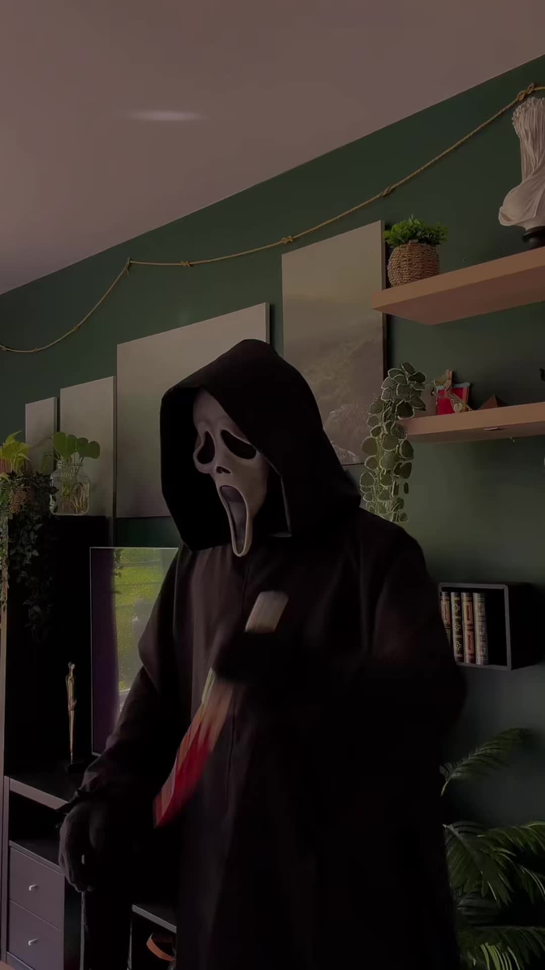 @𝐖𝐇𝐎 𝐀𝐌 𝐈 ?