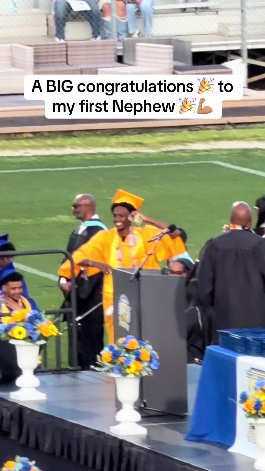 @MoniqueLanay!