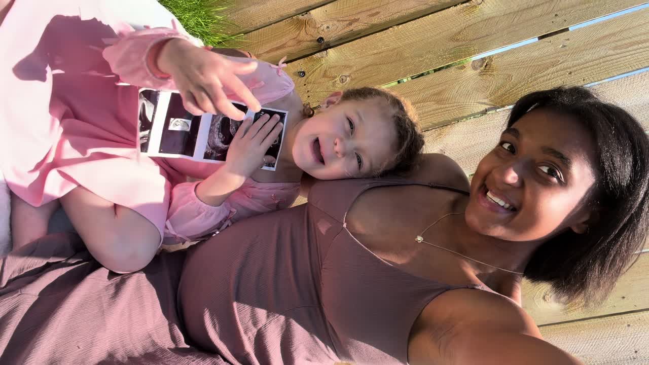 @AvasWorld