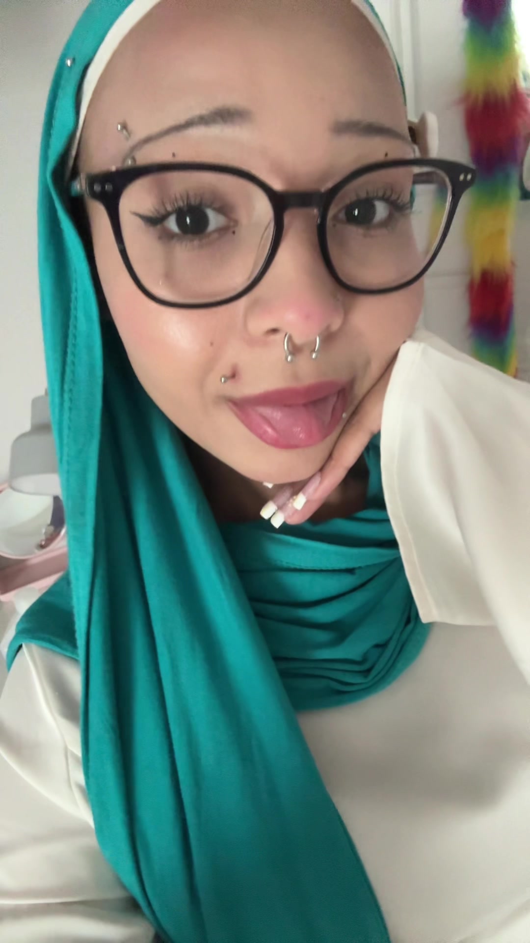 @mothbitesinmylinenshirt