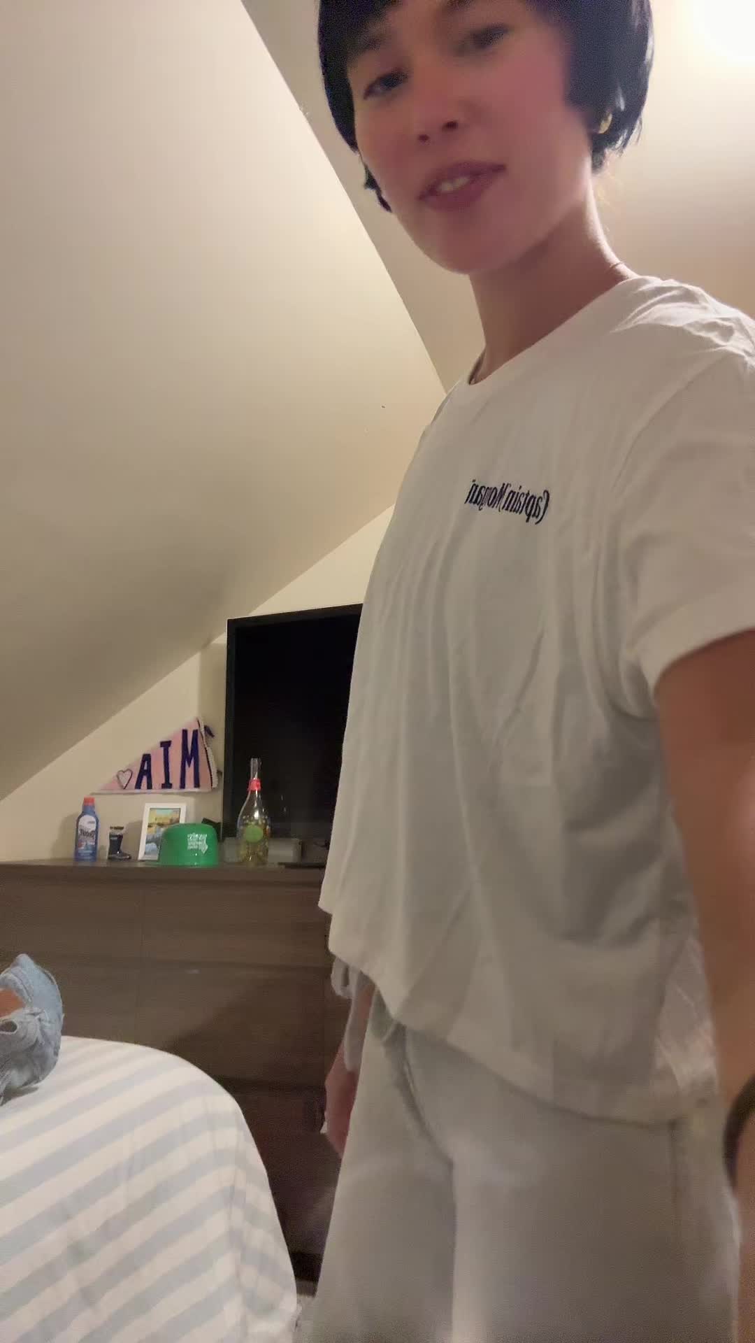 @crazyava2005