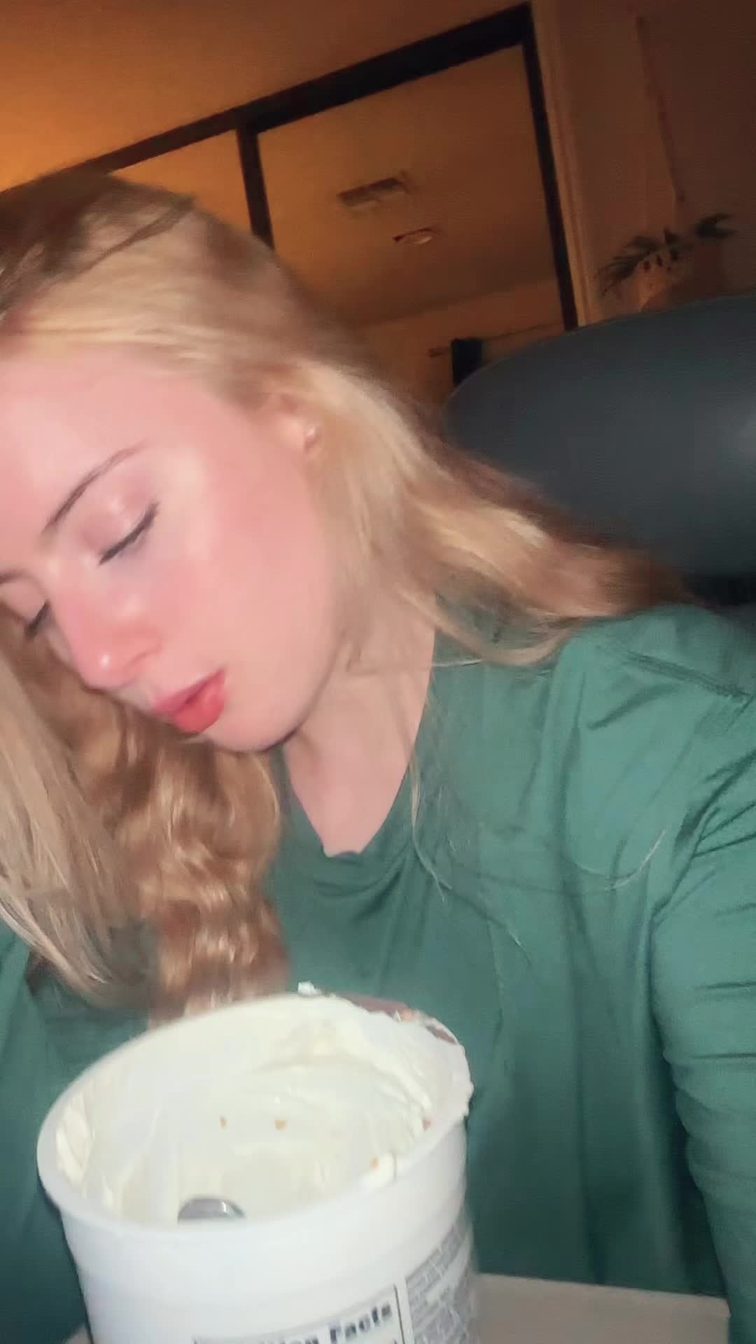 @Kr1ssee