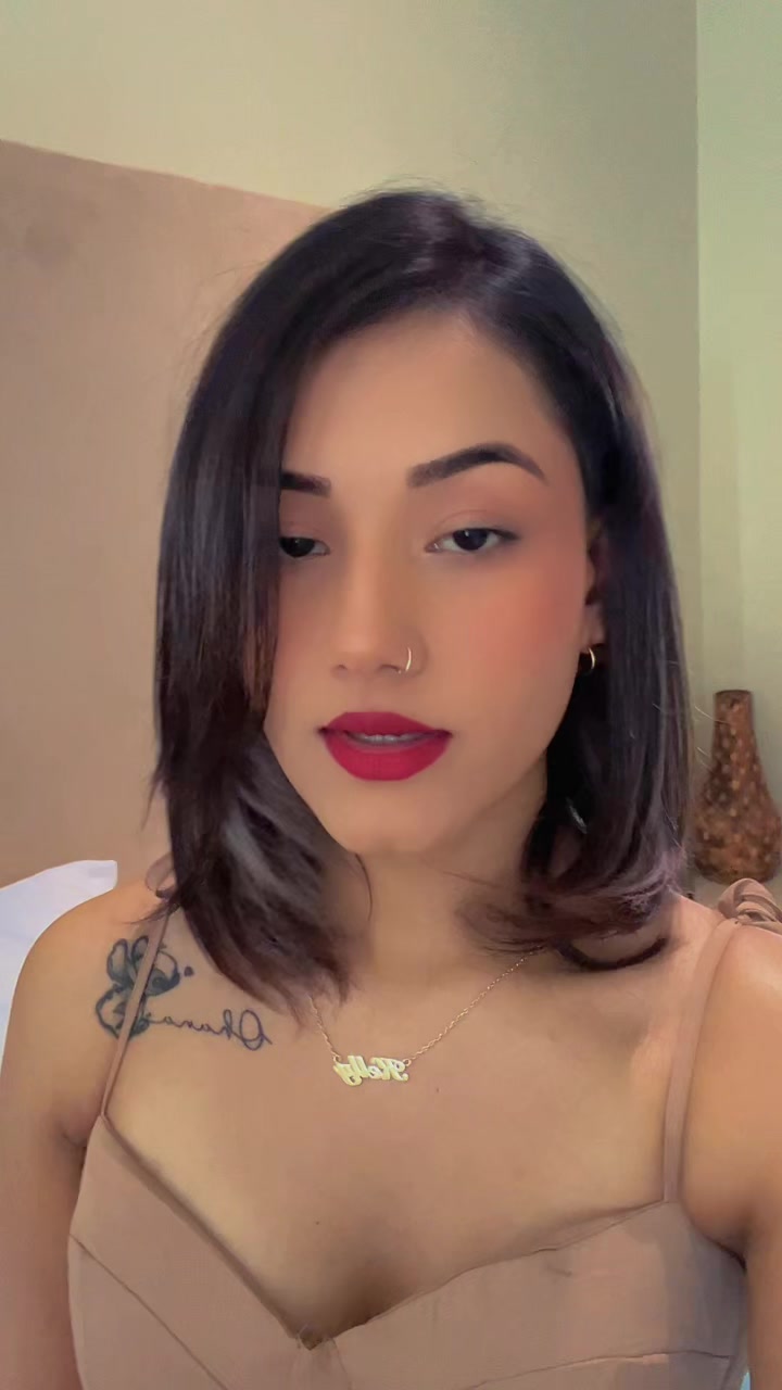@𝐾𝑒𝑙𝑙𝑦𝐶ℎ𝑎𝑛𝑡𝑒𝑁𝑎𝑖𝑟♡