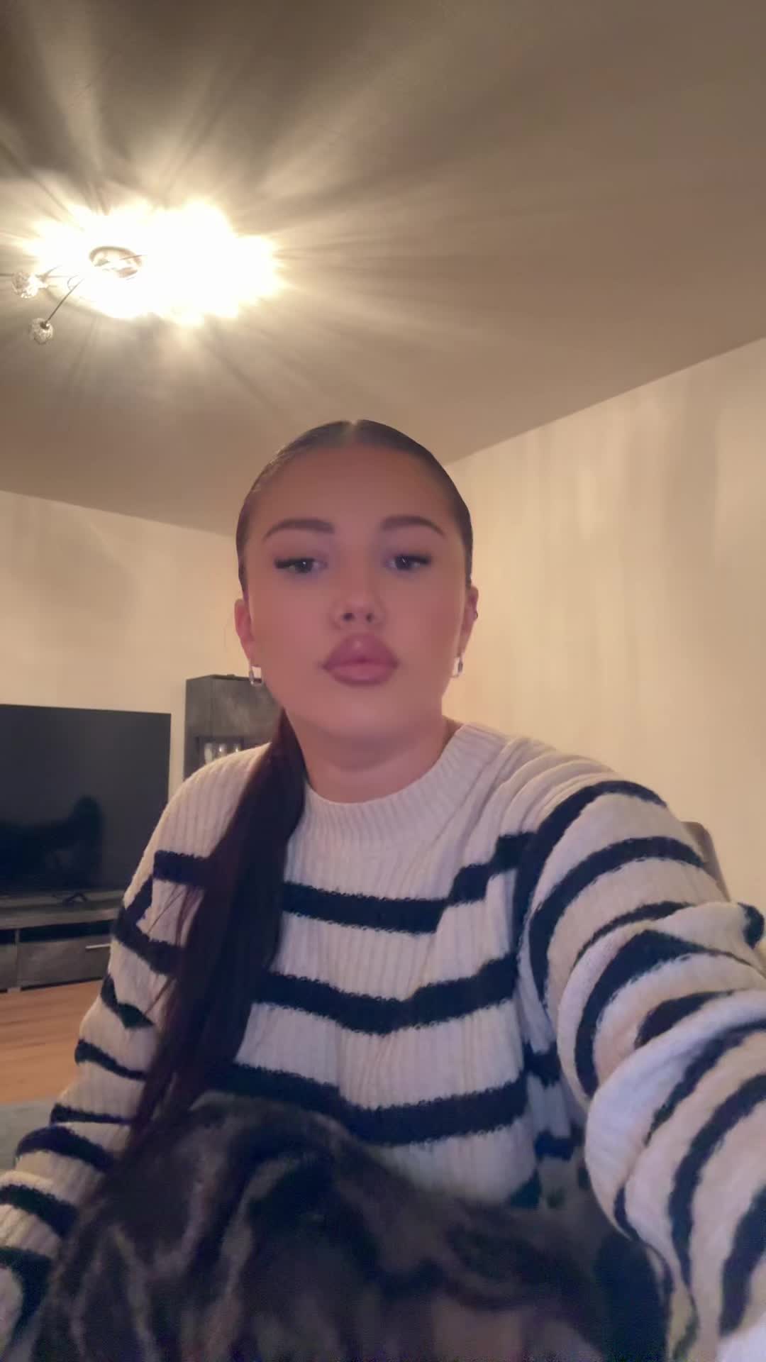 @𝐦𝐢𝐥𝐞𝐧𝐚