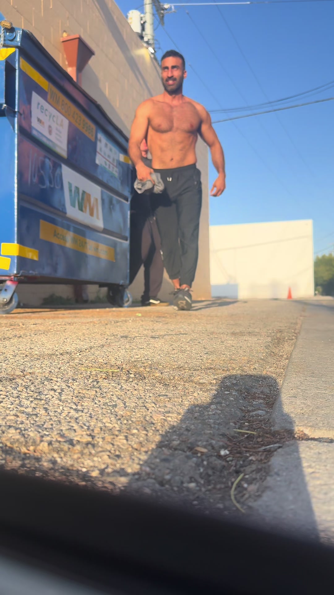 @RezzzV
