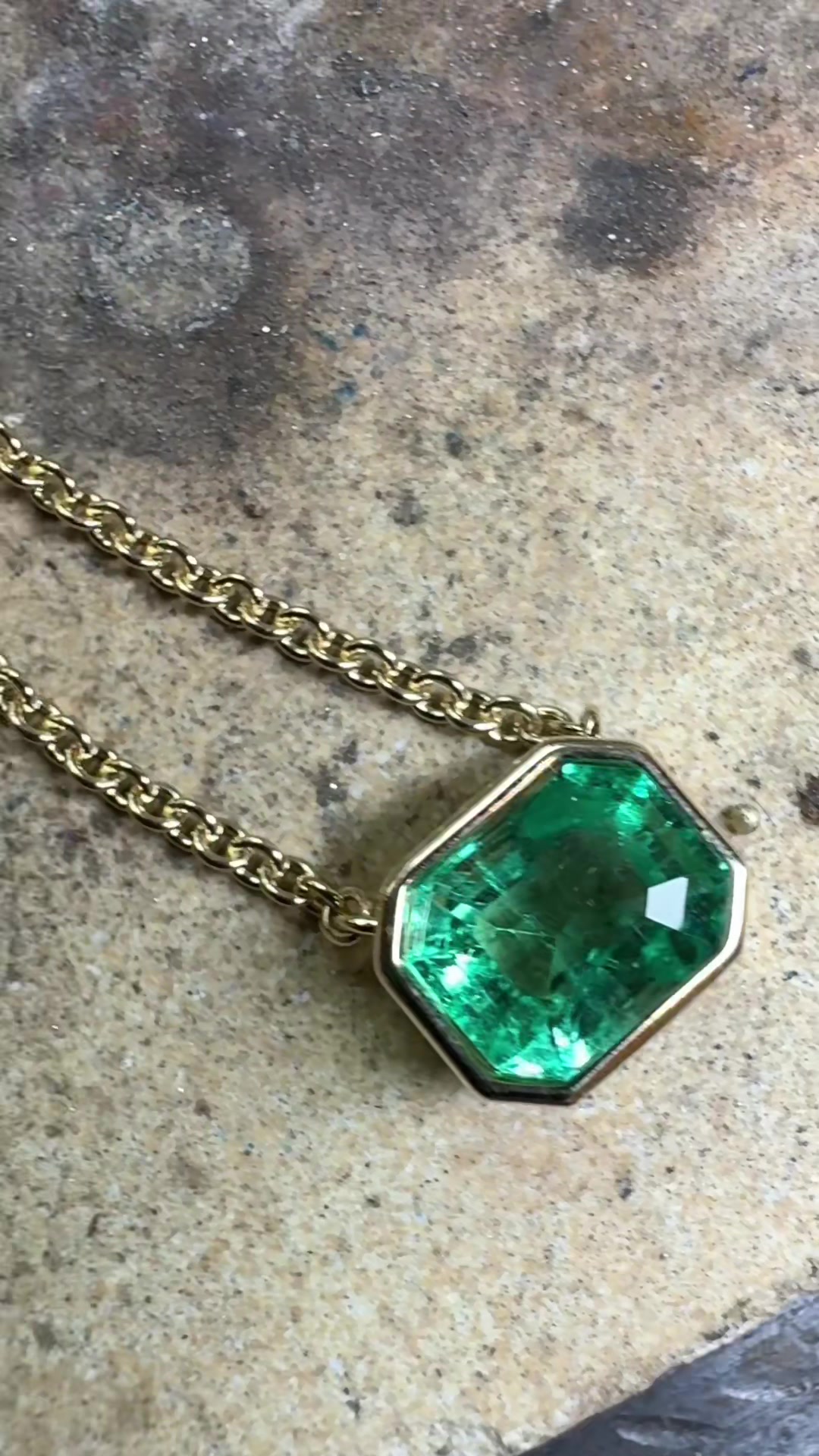 @JR Colombian Emerald