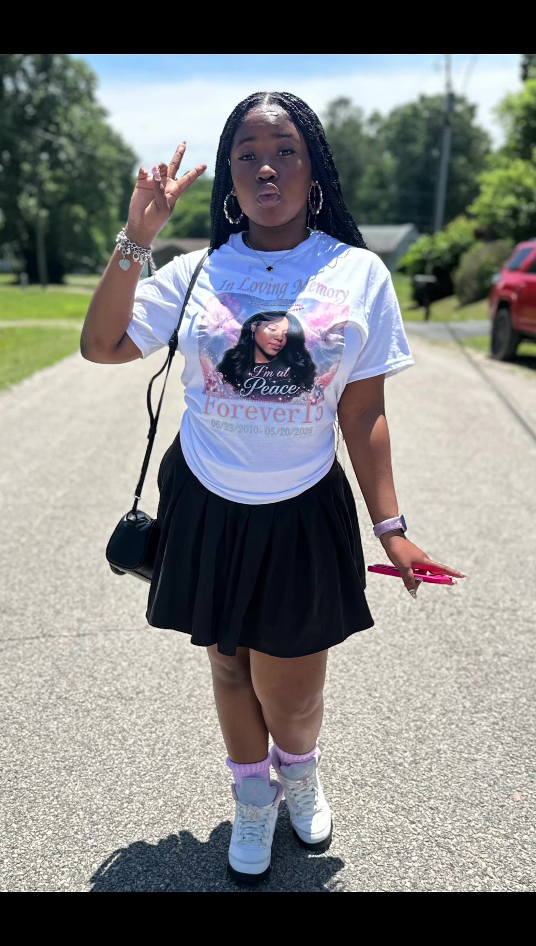 @LaCherryDeZignz