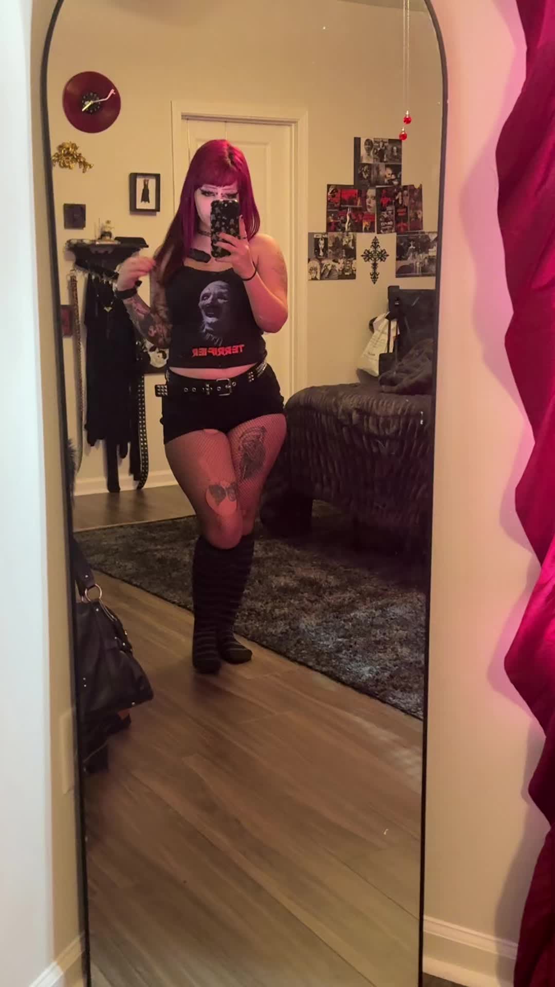 @JaneSpookyHot