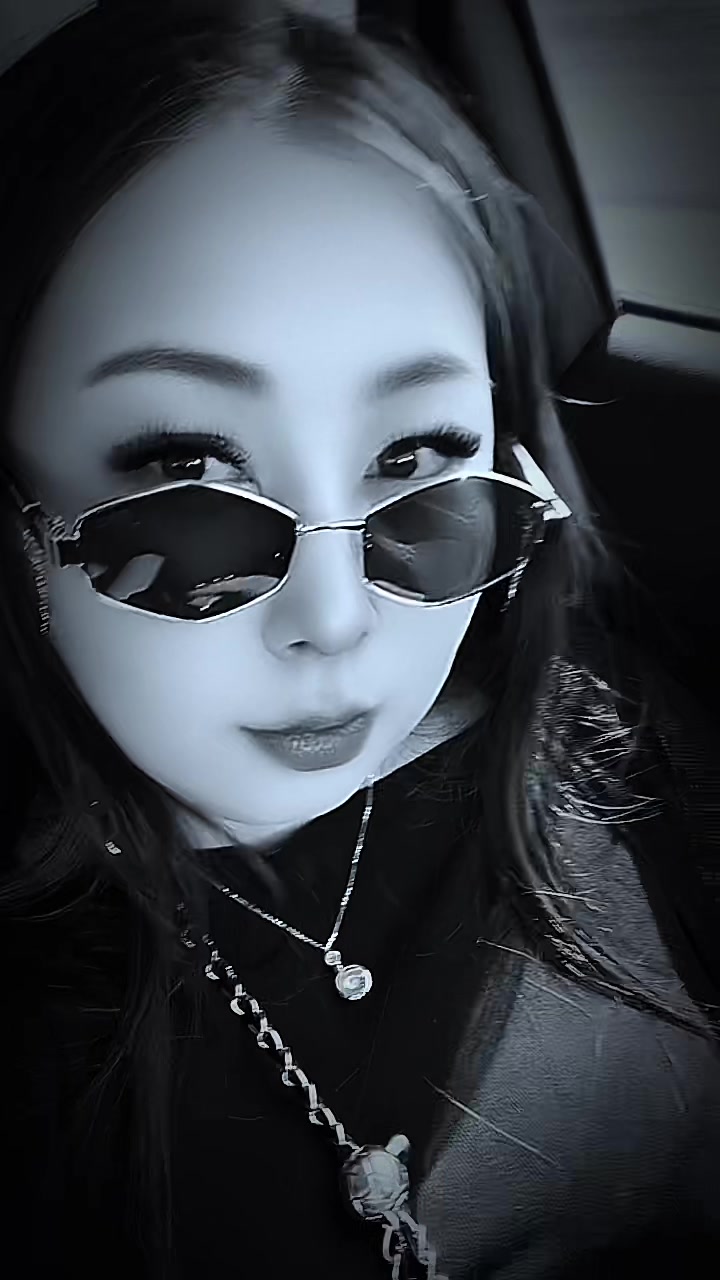 @༺🕊️ 𝓜𝓸𝓵𝓵𝓲 🕊️༻