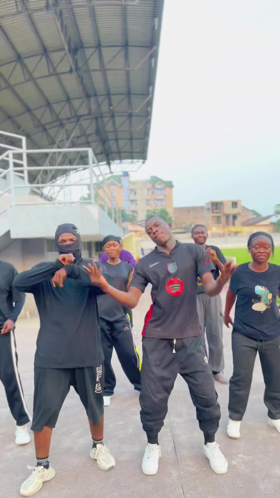 @WE ARE THE BEST DANCE 🤜🤛🇨🇩