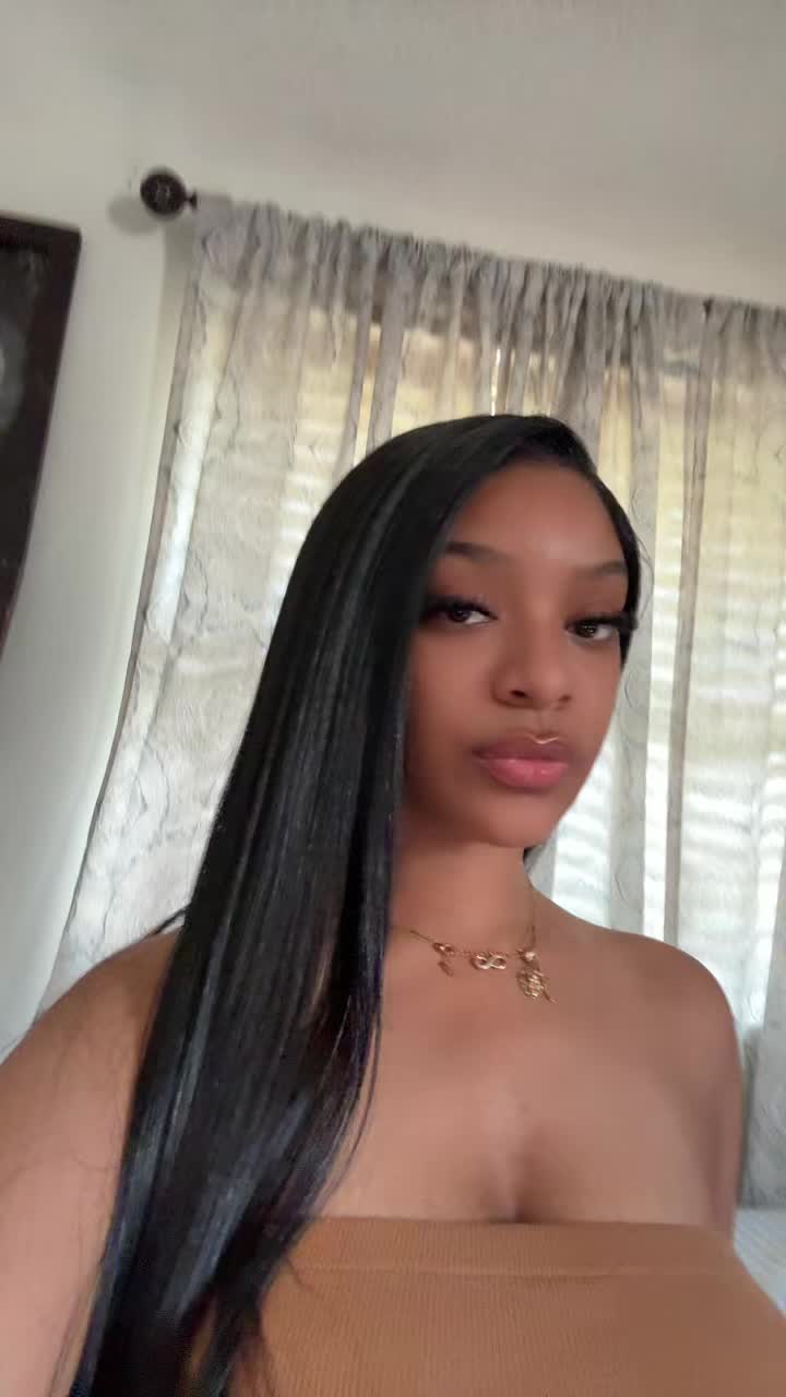 @E👅
